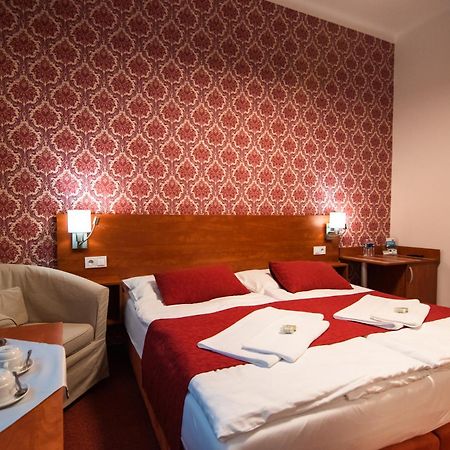 Hotel U Kaple Decin Luaran gambar