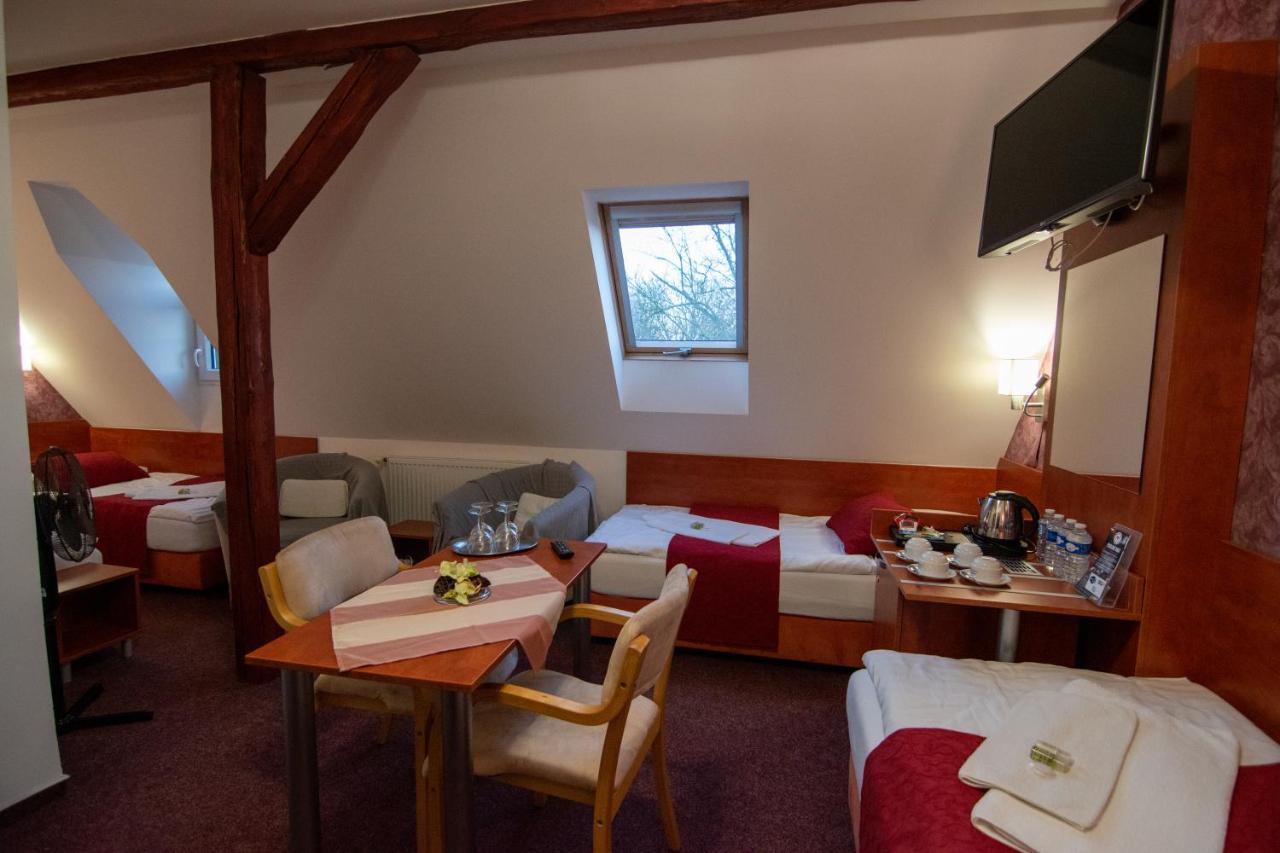 Hotel U Kaple Decin Luaran gambar
